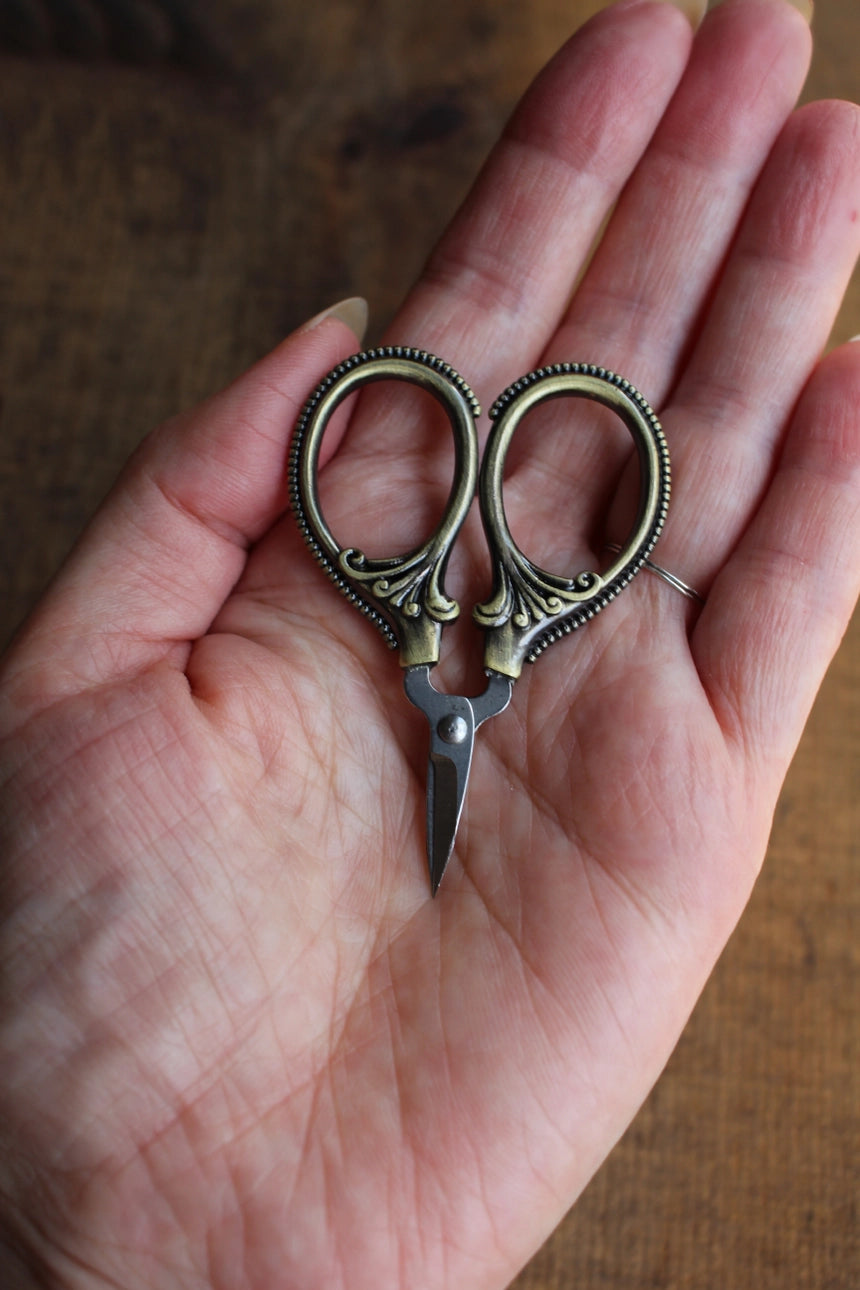 Mini Yarn Scissors With Antique Finish