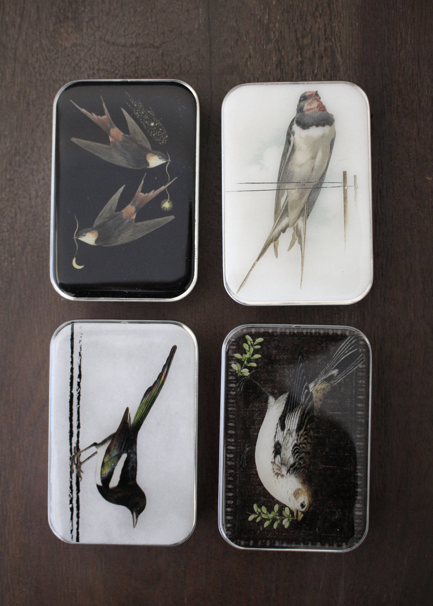 Swallow Knitting Notions Tin With Stitch Markers