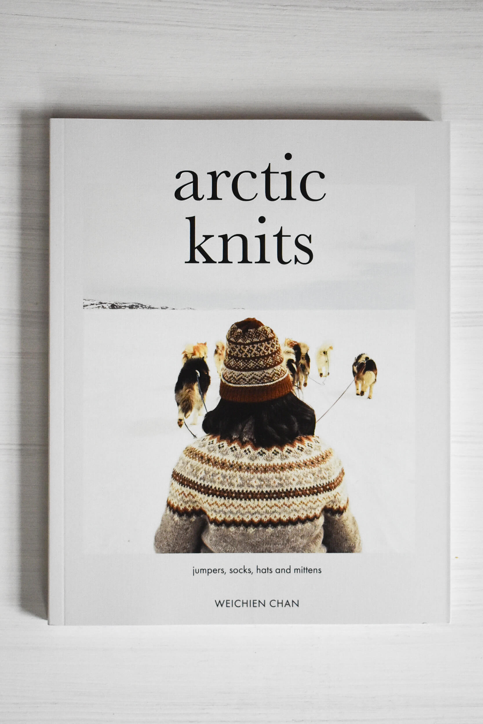 Book titled 'arctic knits' by Weichien Chan.