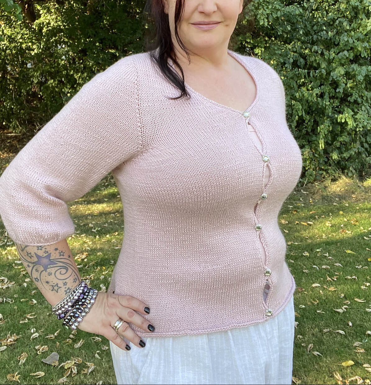 Plus size cardigan knitting pattern.