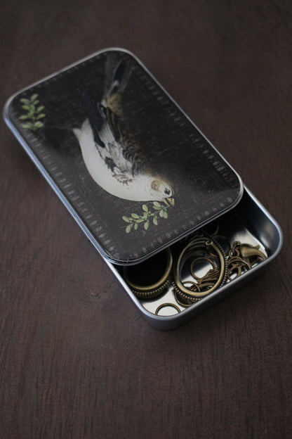 Swallow Knitting Notions Tin With Stitch Markers