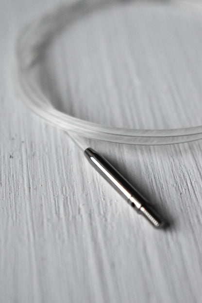 Detail of the swivel knitting cable connector.