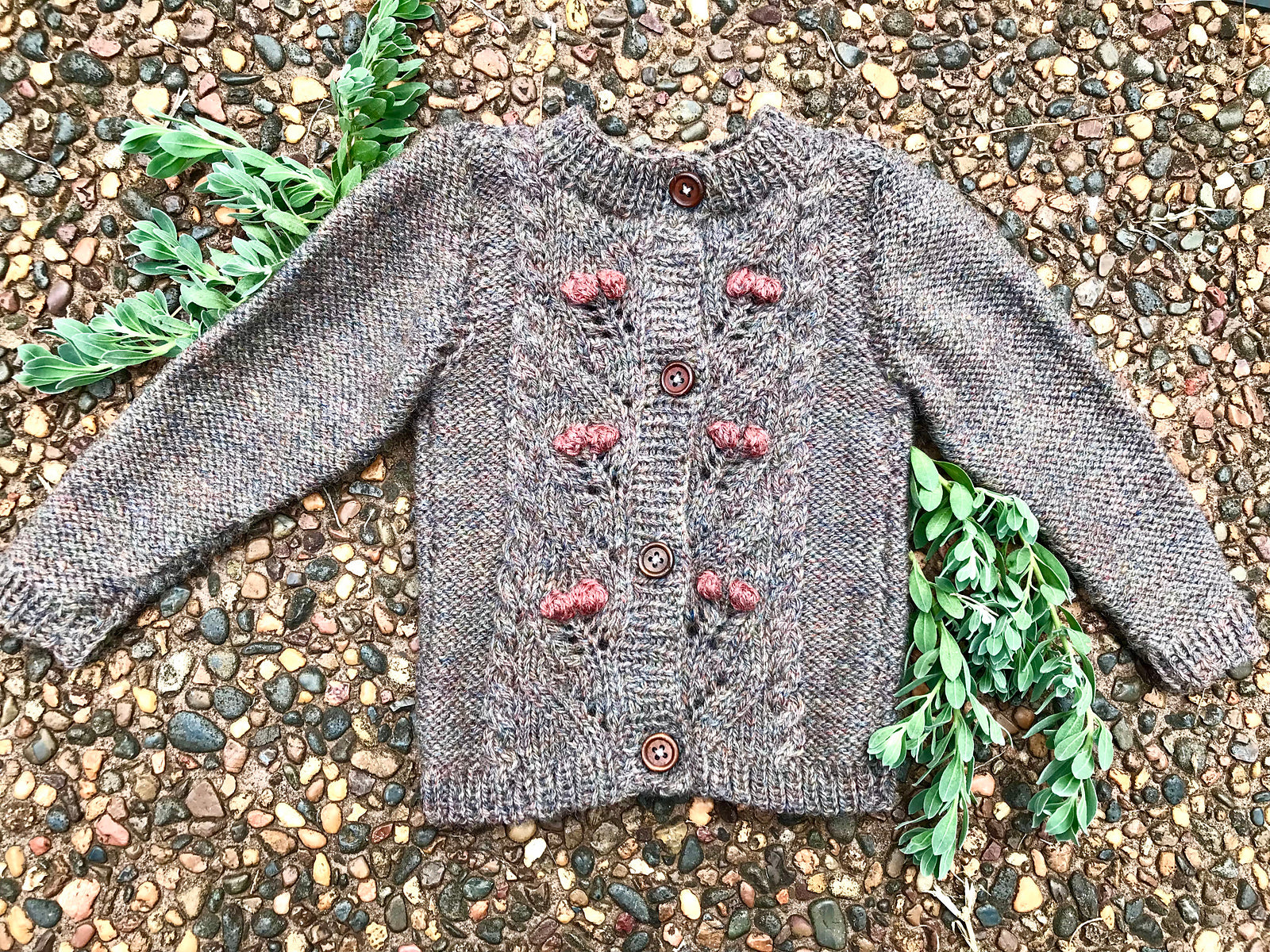 Sofie's cardigan knitted by Emelisan