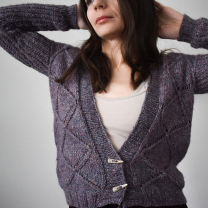 Vres: Deep V-Neck Cardigan Knitting Pattern
